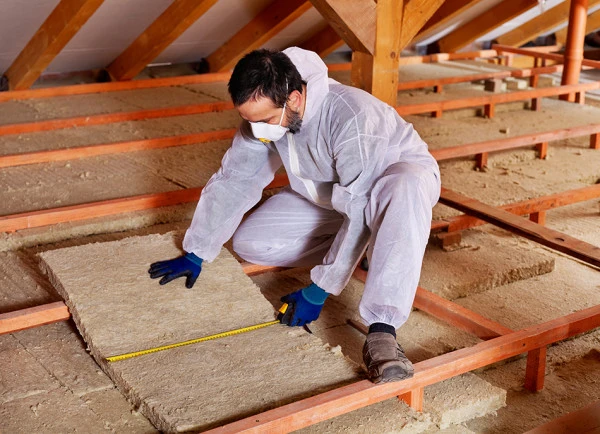 Isolation par l'intérieur sur un mur en pierre aux dernières normes thermiques  